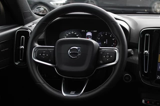 Volvo XC40 Volvo XC40 1.5 T5 Recharge R-Design / Trekhaak / Panoramadak / Camera / Navigatie / 19'' / Leder&Alcantara / Getint glas / DAB / ACC / Stoelverwarming - afbeelding nr 15