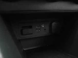 Mazda 2 Mazda 2 1.5 e-SkyActiv-G Homura Aka met Driver Assistance pakket en dakspoiler : dealer onderhouden - afbeelding nr 35