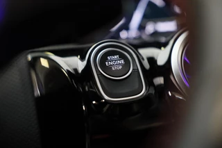 Mercedes-Benz A-Klasse Mercedes-Benz A-klasse 250 e AMG 45 Look / 360 Camera / Acc / Lane Assist / Dode Hoek / Open Pano / Sfeerver / Led / Pdc / 20 Inch - afbeelding nr 25