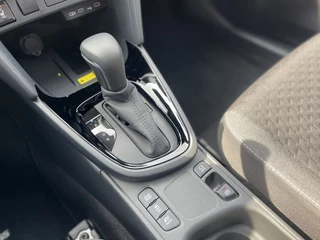Toyota Yaris Cross Toyota Yaris Cross 1.5 Hybrid 130 Dynamic | Comfort Pack | Stuur + Stoelverwarming - afbeelding nr 24