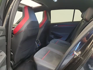 Volkswagen Golf Volkswagen Golf 2.0 TSI GTI CLUBSPORT 300pk Panoramadak, IQ.Light, Camera - afbeelding nr 19