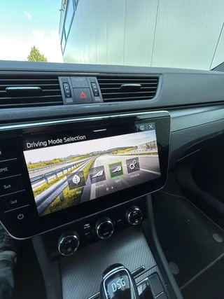 Škoda Superb Skoda Superb Combi 1.4 TSI iV Sportline Business DIGI DASHB. I MATRIX LED I GR. NAVI + CAMERA I ORG. NL + NAP - afbeelding nr 11