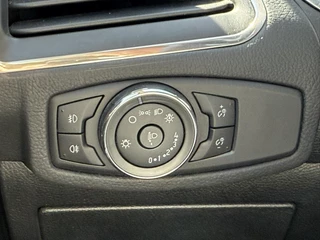 Ford S-Max Ford S-Max 2.5 FHEV Titanium 7pers 190pk | Panoramadak | Achteruitrijcamera | Stoelverwarming | Ambient Lightning | SYNC 3 Navigatie - afbeelding nr 31