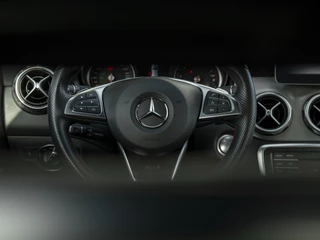 Mercedes-Benz GLA | Achteruitrij camera | High-performance LED | Grootlicht-assistent | 18