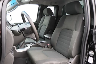 Nissan Navara Nissan Navara 2.5 dCi SE King Cab Climate, Camera, Cruise, Bluetooth, PDC, Trekhaak, 17'' - afbeelding nr 9