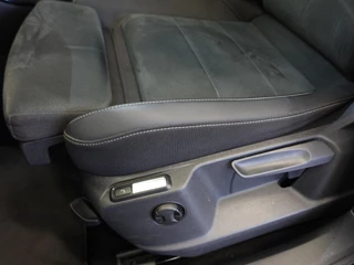Volkswagen T-Roc Volkswagen T-Roc 1.0 TSI R-Line Business Airco Navi Carplay PDC VA Massage Full LED Adaptive Cruise Control Ambiente verlichting - afbeelding nr 11