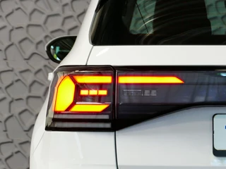 Volkswagen T-Cross Volkswagen T-Cross DE VERNIEUWDE T-CROSS 116PK VIR.COCKPIT LMV CARPLAY 2024 