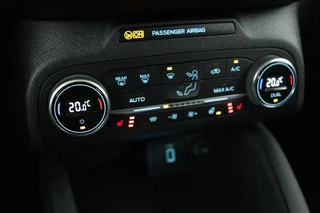 Ford Focus Ford Focus 1.0 EcoBoost Titanium | Stoel & stuurverwarming |  Trekhaak | Adaptive cruise | B&O Sound | Full LED | Camera | Side Assist | Carplay | Navigatie | Keyless - afbeelding nr 6