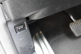 BMW 3 Serie BMW 320i Touring M-sport LEDER LED NAVI 184PK NAP AUTOMAAT - afbeelding nr 29