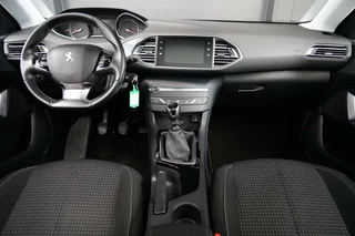 Peugeot 308 Peugeot 308 1.2 PureTech Blue Lease Executive, NL, pano, PDC - afbeelding nr 4