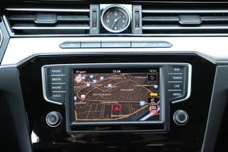 Volkswagen Passat Volkswagen Passat Variant 2.0 TSI 220PK Highline R-line | DYNAUIDIO | ACC | LEDER - afbeelding nr 25