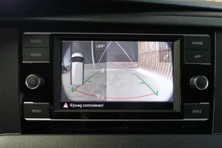 Volkswagen Transporter Volkswagen Transporter 150pk Automaat L2H1 28 Highline Navigatie Apple Carplay Cruise control Airco 3-Zits Euro6 - afbeelding nr 19