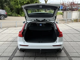 Volvo V60 Volvo V60 2.0 B3 Aut. 163pk MHEV Momentum | Navi | LED | Trekhaak | LMV - afbeelding nr 16