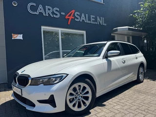 BMW 3 Serie 318I Touring Aut. Business Edit. + Camera + Car -play + Led + Lmv + Navi + D-glas
