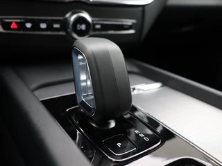 Volvo XC60 Volvo XC60 T8 PLUG-IN HYBRID LONG RANGE ULTIMATE DARK SCHUIFDAK 360GR CAM 2 - afbeelding nr 31