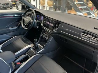 Volkswagen T-Roc Volkswagen T-Roc 1.5 TSI R-Line/ Camera/ Pano.Dak/ Virtual Dashboard - afbeelding nr 10