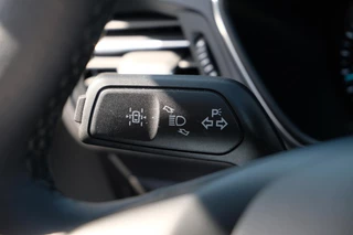 Ford Kuga Ford Kuga 1.5 EcoBoost Titanium 120pk Wegklapbare Trekhaak | Navigatie | Parkeersensoren | Apple Carplay | Metaal lak | Dealer onderhouden - afbeelding nr 31