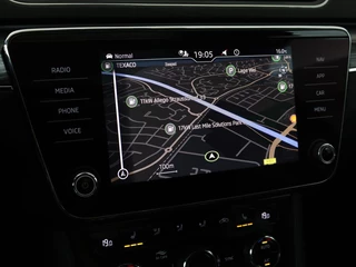 Škoda Superb Skoda Superb 1.4 TSI iV Business Edition Plus | Panoramadak |  Virtual Cockpit | Stoelverwarming | Camera | Carplay | Full LED | Memory | Navigatie | Parkeerhulp - afbeelding nr 11