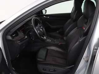 Škoda Octavia Skoda Octavia 1.4 TSI RS iV PHEV Business | Panoramadak |  Leder/Alcantara | Adaptive cruise | Massage | Camera | Side Assist | Matrix LED | Carplay | Memory | Navigatie - afbeelding nr 4