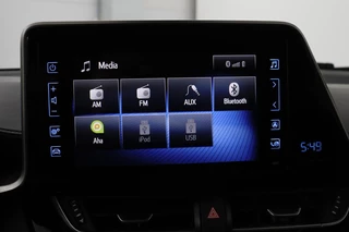 Toyota C-HR Toyota C-HR 1.8 Hybrid Dynamic | Stoel & stuurverwarming |  Adaptive cruise | Camera | Navigatie | Climate control | Keyless - afbeelding nr 24