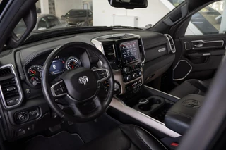 Dodge Ram 1500 Dodge Ram 1500 4X4 5.7 V8 4x4 Crew Cab Laramie Sport 1e Eig BTW Harman/Kardon, Panoramadak, Treeplank, Trekhaak - afbeelding nr 5