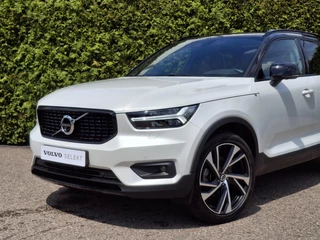 Volvo XC40 Volvo XC40 B5 AWD R-Design Panoramadak | Trekhaak | H&K Audio | 360 Camera | - afbeelding nr 2