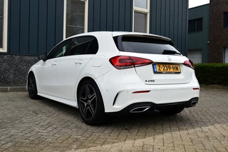 Mercedes-Benz A-Klasse Rijklaarprijs-Garantie Led Navigatie Sfeerverlichting Sport Interieur - afbeelding nr 3