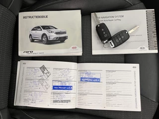 Kia Niro Kia Niro 1.6 GDi Hybrid ExecutiveLine Aut. *LEATHER-FABRIC | NAVI-FULLMAP | KEYLESS | CAMERA | COMFORT-SEATS | DIGI-COCKPIT | LANE-ASSIST | ECC | CARPLAY | PDC | 16''ALU* - afbeelding nr 27