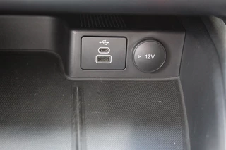 Ford Kuga Ford Kuga 2.5-225pk PHEV ST-Line X. 1500kg Trekgewicht Fabr. garantie t/m 04-03-2028 ! Slechts 13.000km ! Autm. airco dual, side- en lane assist, camera v+a, parkeersensoren, elektr. achterklep, stoel-, stuur- en voorraamverw., metallic lak, head-up displ., B&O soundsyst., adapt. cruise cntrl etc - afbeelding nr 23