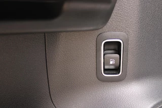 Mercedes-Benz B-Klasse Mercedes-Benz B-klasse 250e 218PK BUSINESS SOLUTION AMG NIGHT EDITION | NAVIGATIE | SFEERVERLICHTING | ACHTERUITRIJCAMERA | PARKEERSENSOREN VOOR / ACHTER | ALCANTARA / KUNSTLEDER BEKLEDING | VOORSTOELEN VERWARMBAAR | VERLICHTE INSTAPLIJSTEN | LICHTMETALEN AMG DUBBELSPAAKS VELGEN 18