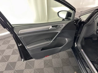 Volkswagen e-Golf Aut. *VIENNA-FULL-LEATHER | HEAT-PUMP | ADAPTIVE-CRUISE | FULL-LED | HEATED-SEATS | BLIS | DIGI-COCKPIT | NAVI-FULLMAP | SPORT-SEATS | CCS-FASTLOADER | KEYLESS | DAB+ | ECC | AMBIENT-LIGHT | - afbeelding nr 21