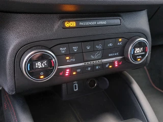 Ford Focus 1.0 EcoBoost 125pk ST-Line Business | Origineel NL | Navi | B&O Sound | Clima | Adap.Cruise | Led Koplampen | Keyless Entry | Pdc V+A+Assist+Camera | Privacy Glass | 18''lm | Trekhaak - afbeelding nr 17