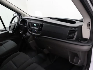 Ford Transit Ford Transit 2.0TDCi 185PK L3H2 | Kastinrichting | Trekhaak | Airco | Cruise | 3-Persoons - afbeelding nr 18