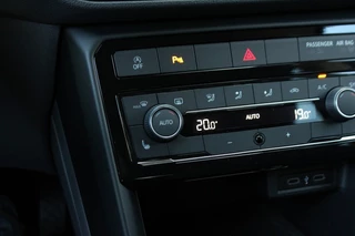 Volkswagen T-Cross Volkswagen T-Cross 1.0 TSI DSG Aut. LIFE PDC Voor en achter Apple Carplay - afbeelding nr 32
