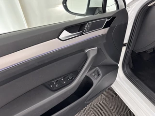 Volkswagen Passat Volkswagen Passat Variant 1.4 TSI GTE Highline Aut. *FULL-LED | ADAPTIVE-CRUISE | ERGONOMIC-SPORTSEATS | KEYLESS | NAVI-FULLMAP | ECC | PARKPILOT | HEATED-SEATS | SHIFT-PADDLES | AMBIENT-LIGHT | TOWBAR | 17''ALU* - afbeelding nr 22