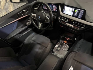 BMW 1 Serie BMW 1-serie 118i M-pack |PANO|SFEER|ALCANTARA|MEMORY - afbeelding nr 15