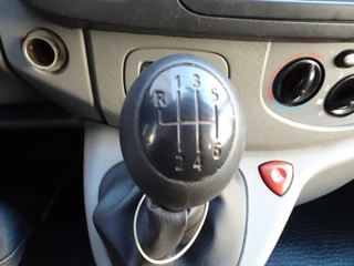Opel Vivaro - afbeelding nr 18