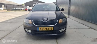 Škoda Octavia Skoda Octavia Combi 1.6 TDI Greentech Ambition  AUTOMAAT - afbeelding nr 4