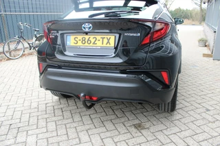 Toyota C-HR Toyota C-HR 1.8 Hybrid Dynamic  Trekhaak NL Auto Boekjes. - afbeelding nr 14