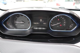 Peugeot 2008 Peugeot 2008 1.2 PureTech Allure. Navigatie, trekhaak, dealer onderhouden. - afbeelding nr 17