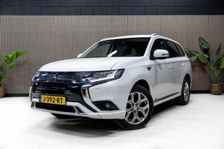 Mitsubishi Outlander 2.4 PHEV Pure | Half Leer | Camera | Navi |
