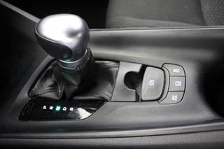 Toyota C-HR Toyota C-HR 1.8 Hybrid Dynamic Automaat - Navi, Camera, Clima - afbeelding nr 17
