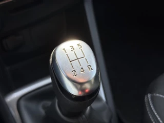 Renault Clio Renault Clio 0.9 TCe Limited 2e Eigenaar,Navi,Airco,Cruise,LM Velgen,PDC Achter,Dealer Onderhouden,N.A.P,APK Tot 01-2026 - afbeelding nr 20