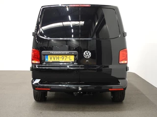 Volkswagen Transporter Volkswagen Transporter 2.0 150PK L2H1 Highline Automaat Dubbele Cabine Airco  Navi Parkeersensoren Camera Trekhaak Carplay - afbeelding nr 4