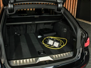 BMW 5 Serie BMW 5 Serie Touring 530e 292PK High Executive M-Sport | LASER LED | HEAD-UP | PANORAMADAK | SHADOW LINE | ADAPTIVE CRUISE | - afbeelding nr 53