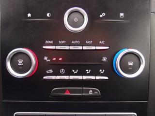 Renault Mégane Estate CARPLAY / NAVI / DAB+ / CLIMA / BLUETOOTH / CRUISE / NL-AUTO - afbeelding nr 26