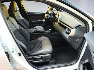 Toyota C-HR Toyota C-HR 2.0 Hybrid Executive (184PK) 1e-Eig. & Dealer-Onderh. BOVAG-Garantie. NL-Auto. - afbeelding nr 14