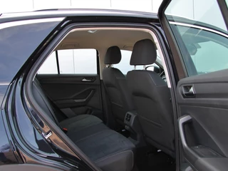 Volkswagen T-Roc Volkswagen T-Roc 1.5 TSI 150pk DSG Style | Acc | Lane | Camera - afbeelding nr 22