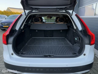 Volvo V90 Volvo V90 Cross Country 2.0 D4 AWD Geartronic-8 /Pilot Assist/Aut.inparkeren/Trekhaak/Adap CC/Winterline/21inch/Dealer onderhouden. - afbeelding nr 33
