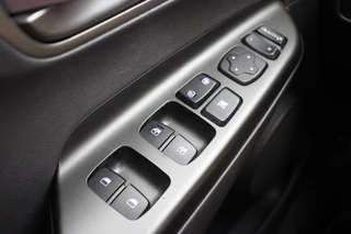 Hyundai Kona Hyundai Kona Electric Premium 64 kWh - Carplay, Camera, Leer, Stoelverw. - afbeelding nr 7